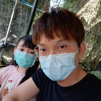 獲證者：何東峻的照片